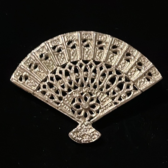 Silver Embedded Design Brooch - Picture 16 of 16